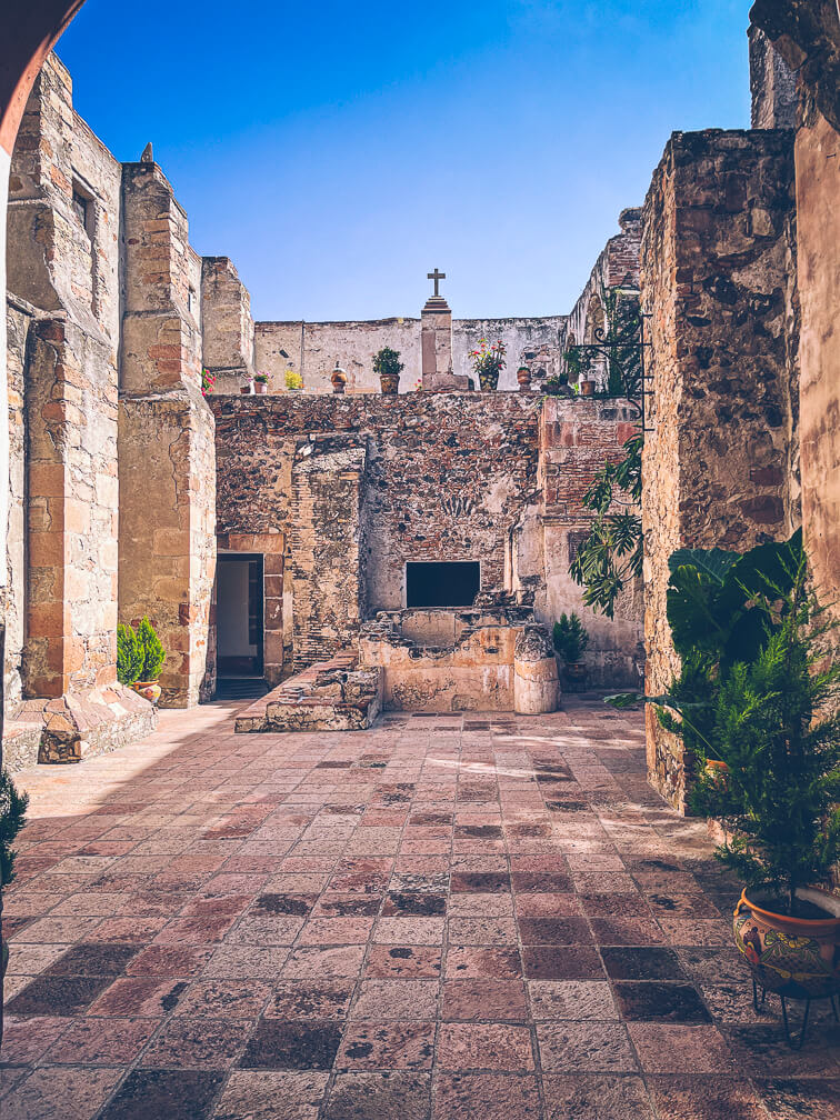Convento de la Santa Cruz – Raíces de fe y leyenda en el corazón de Querétaro | Rhual