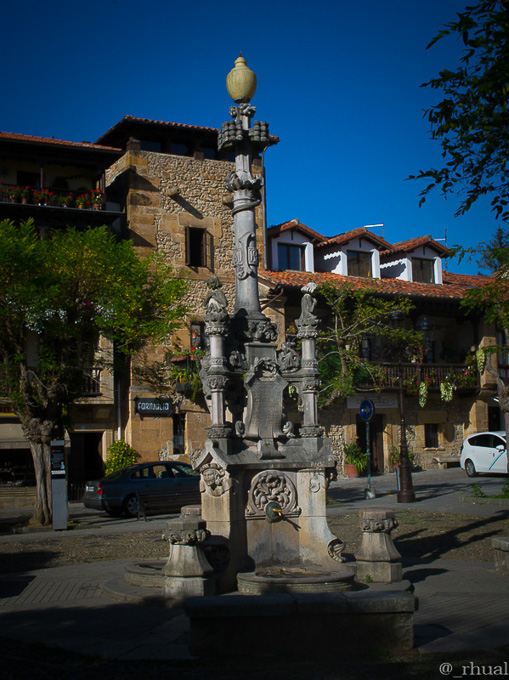 Comillas – Fantasía arquitectónica frente al Cantábrico | Rhual
