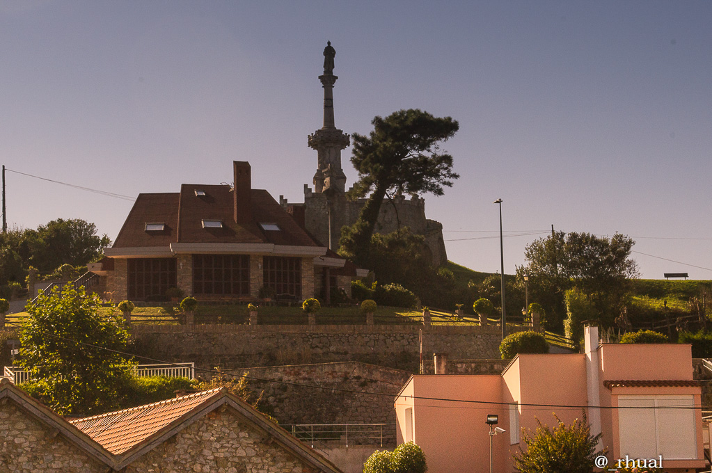 Comillas – Fantasía arquitectónica frente al Cantábrico | Rhual