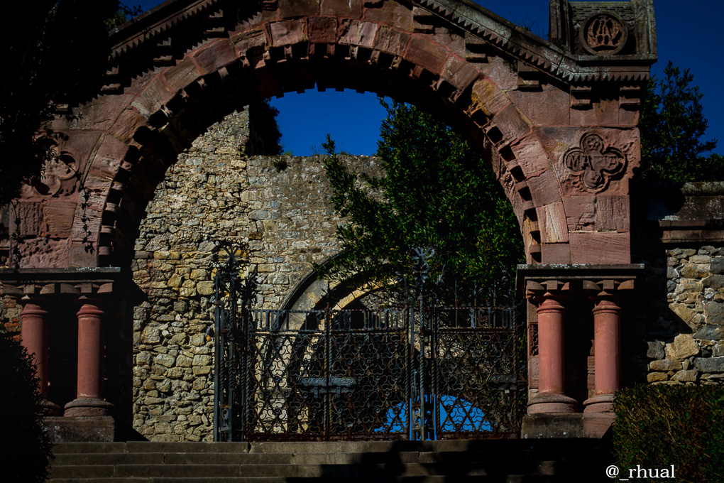 Comillas – Fantasía arquitectónica frente al Cantábrico | Rhual